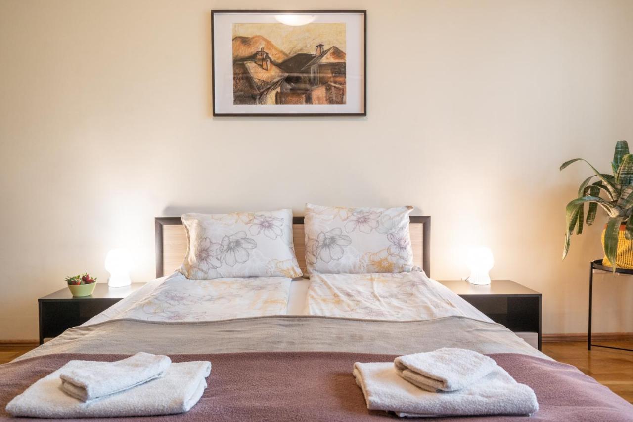 Sofia Day And Night Apartment Bagian luar foto